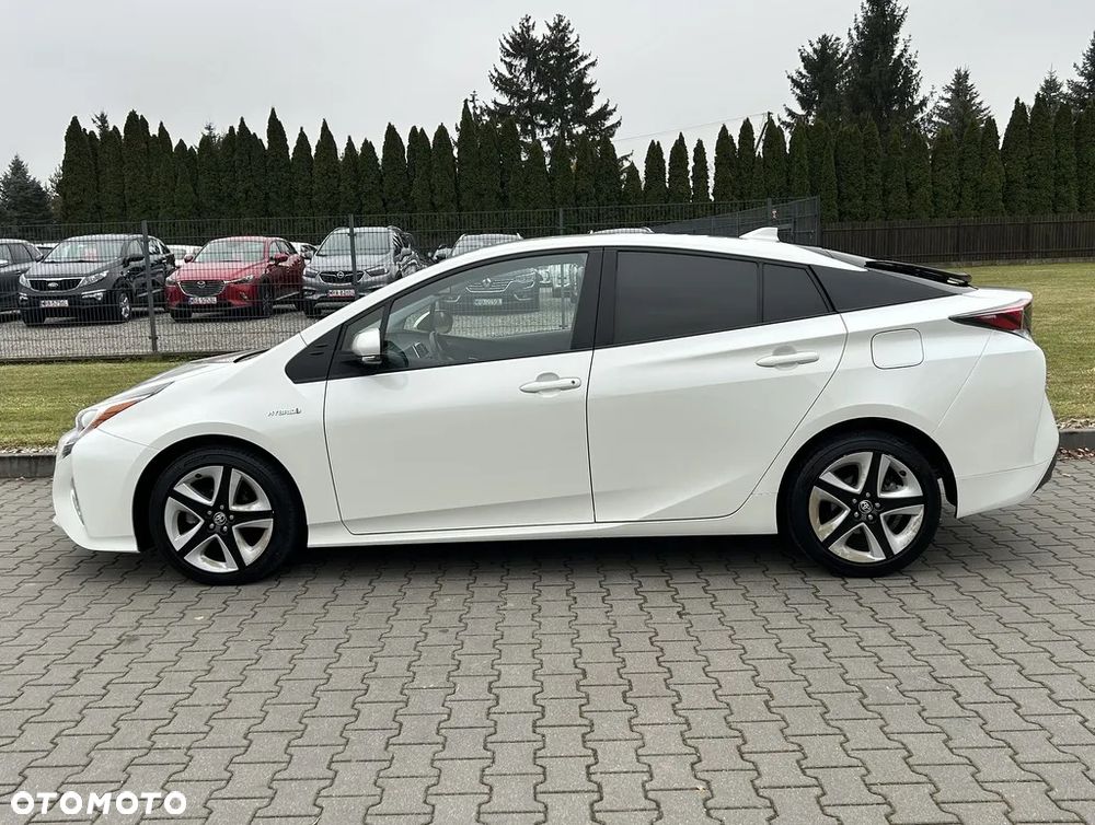 Toyota Prius Hybrid Executive - 18