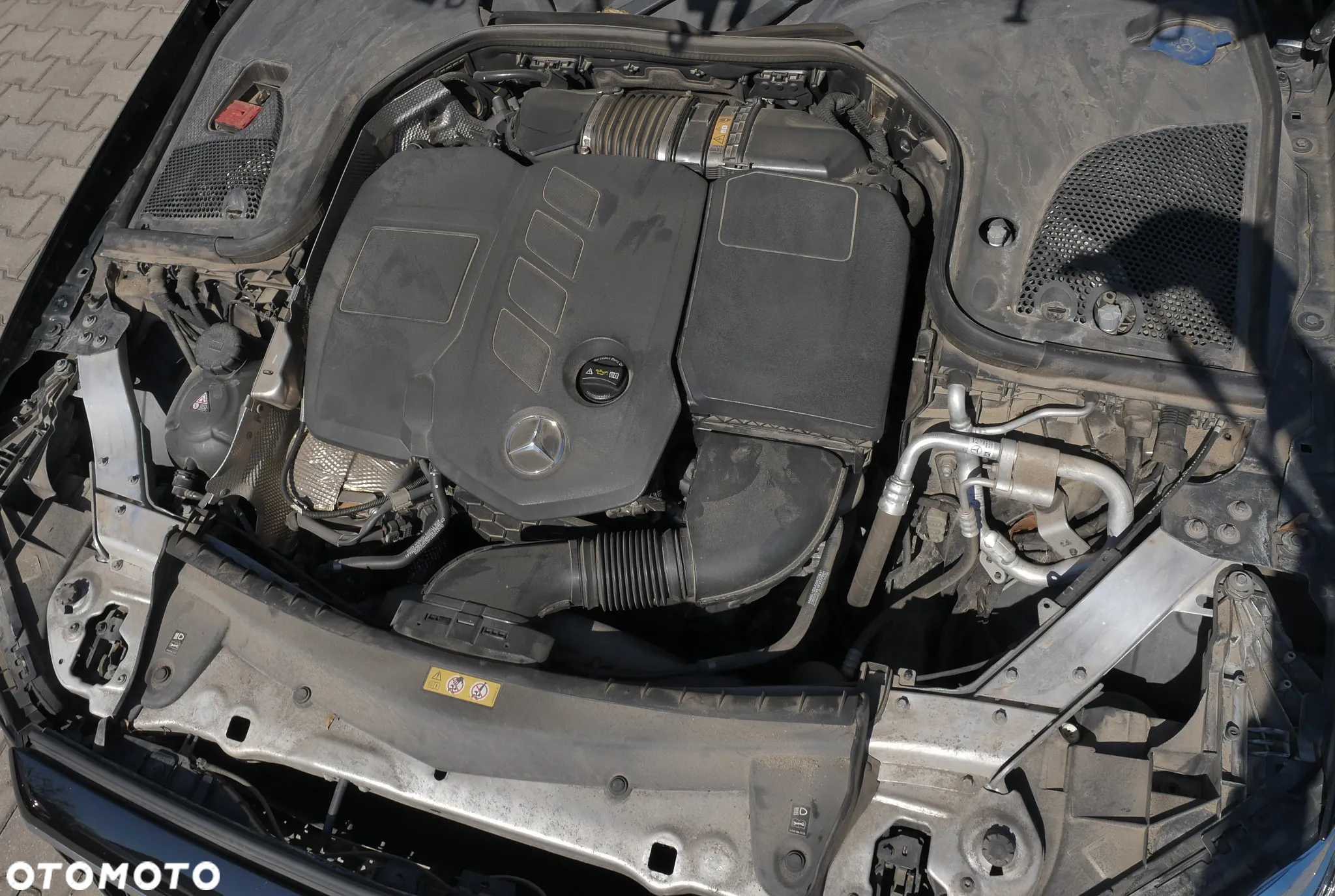 Mercedes-Benz Klasa E 220 d T 9G-TRONIC AMG Line - 24