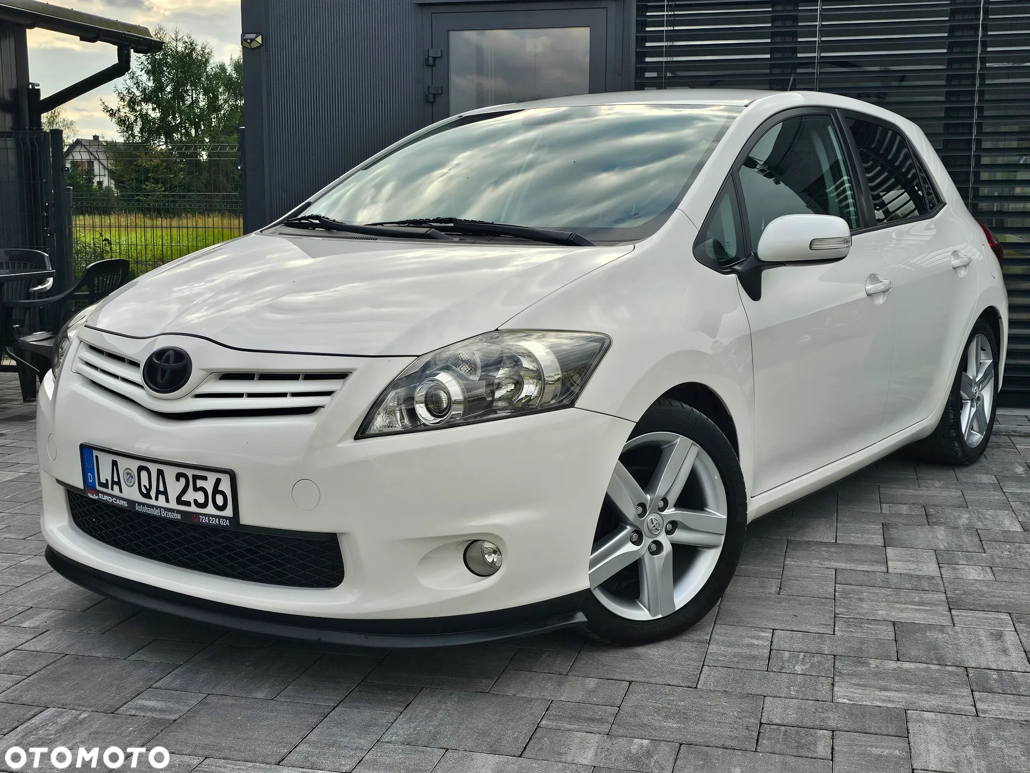 Toyota Auris 1.6 Premium - 20