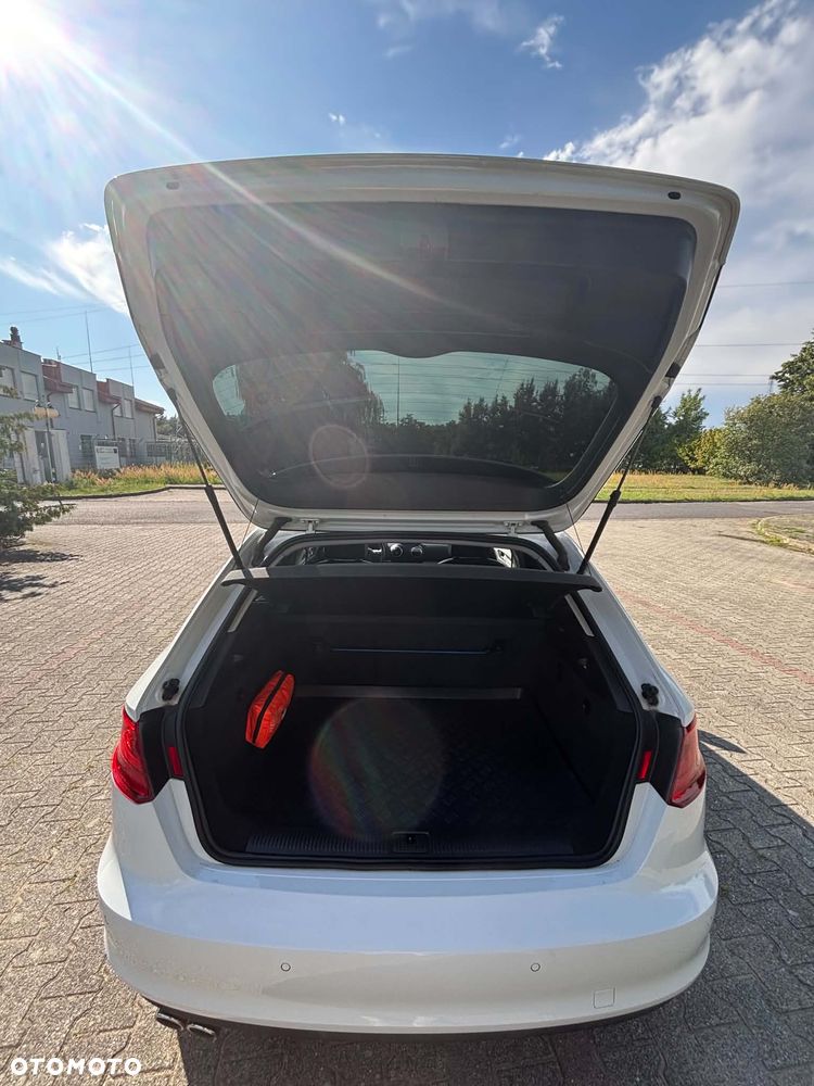 Audi A3 Sportback 2.0 TDI (clean diesel) Ambiente - 19