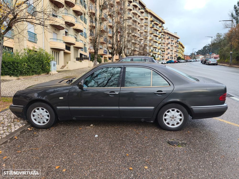 Mercedes-Benz E 200 D Elegance - 3