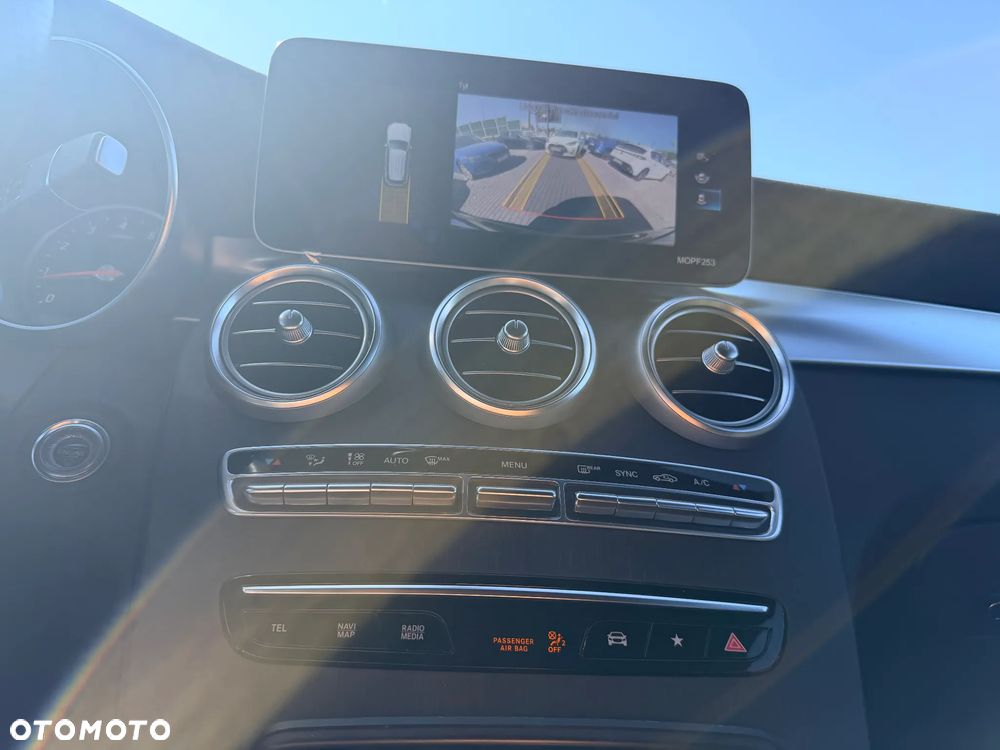 Mercedes-Benz GLC 200 4Matic 9G-TRONIC AMG Line - 23