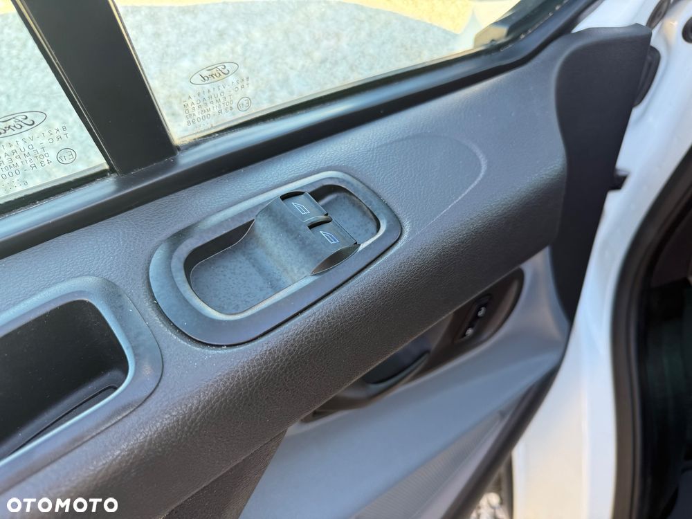 Ford TRANSIT CUSTOM - 11