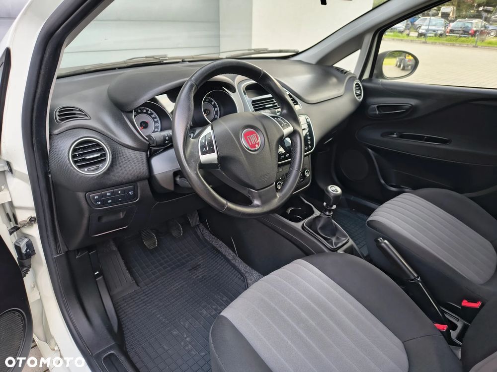 Fiat Punto 1.4 Young - 24