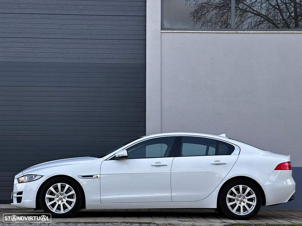 Jaguar XE 20d Aut. Pure - 2