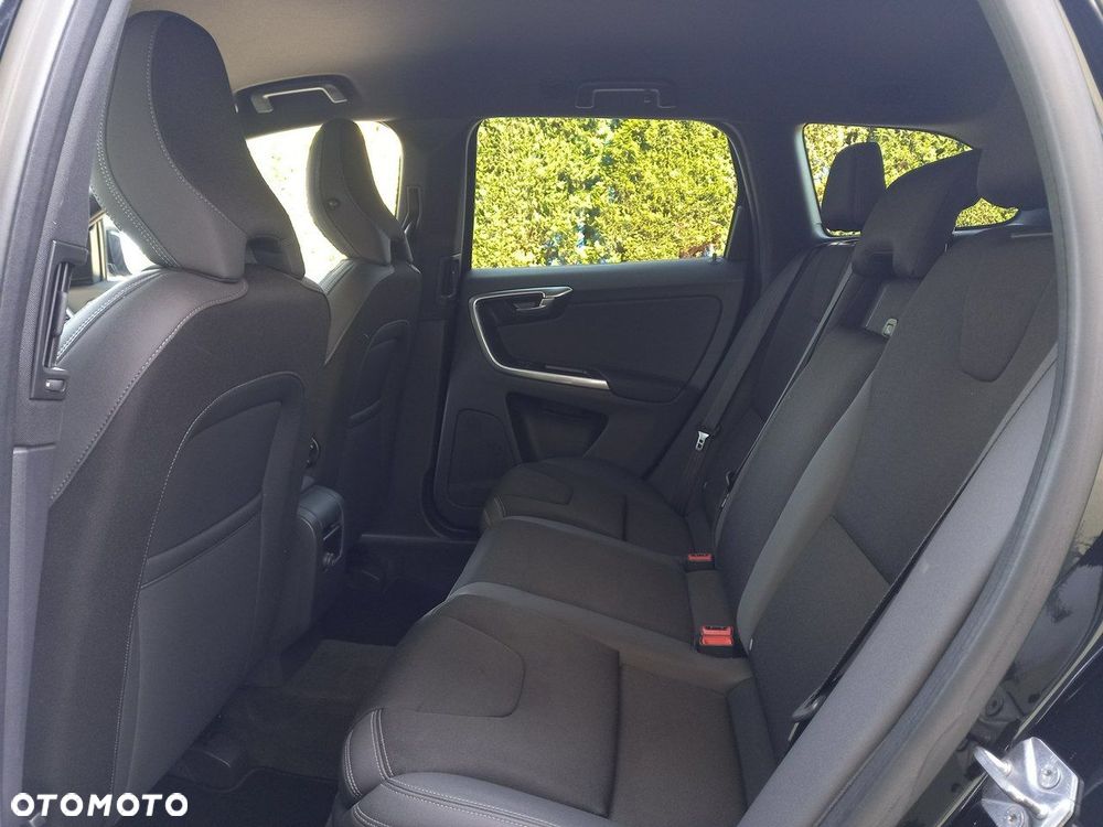 Volvo XC 60 D4 Drive-E Momentum - 28