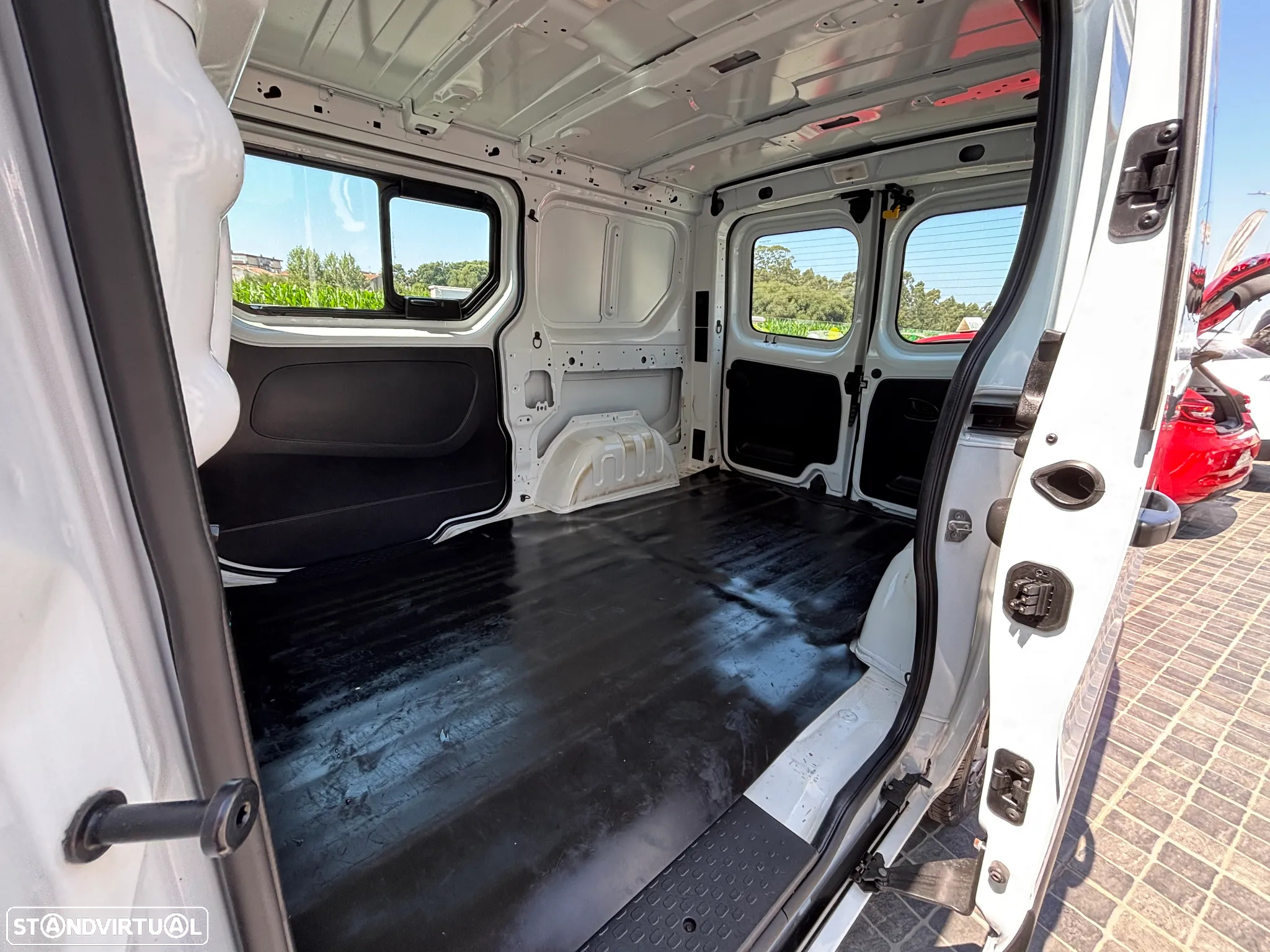 Renault Traffic 3l L1H1 2 portas Laterais - 11