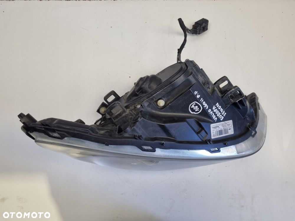 LAMPA PRAWA Volvo S60 II V60 10-13r PRZEDNIA PRAWY PRZÓD xenon 31299991 - 6
