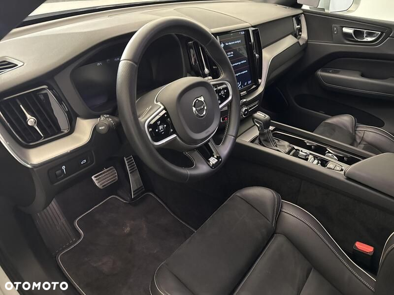 Volvo XC 60 T4 R-Design - 10