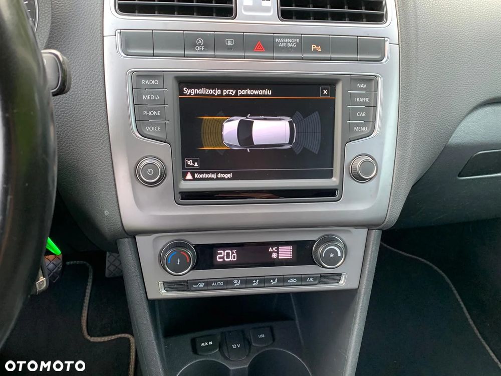 Volkswagen Polo 1.2 TSI Blue Motion Technology Lounge - 17