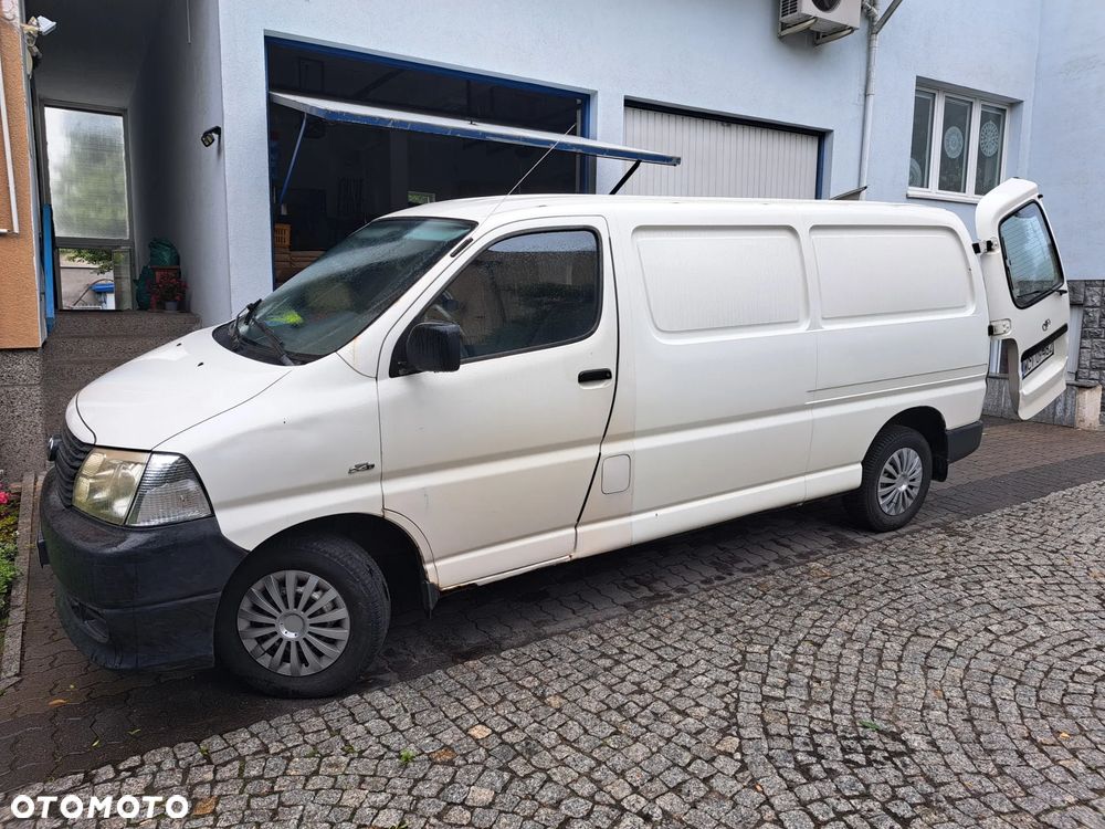 Toyota Hiace - 3
