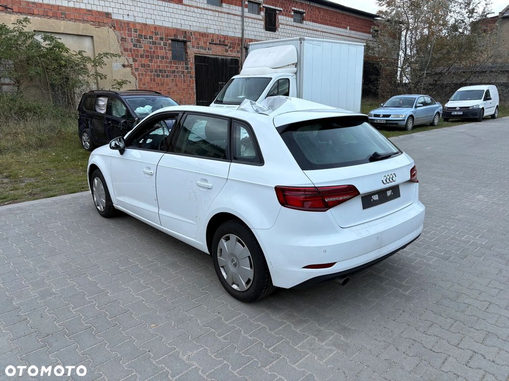 Audi A3 Sportback 1.0 TFSI S tronic - 5