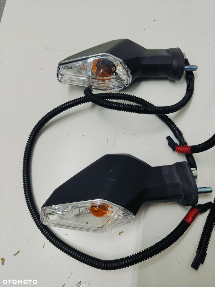 Komplet Kierunkowskazów Suzuki GSX8S,GSX8R - 3