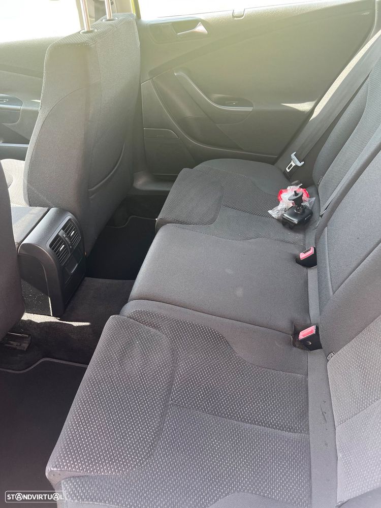VW Passat Variant 2.0 TDI Edition Con.BM - 14