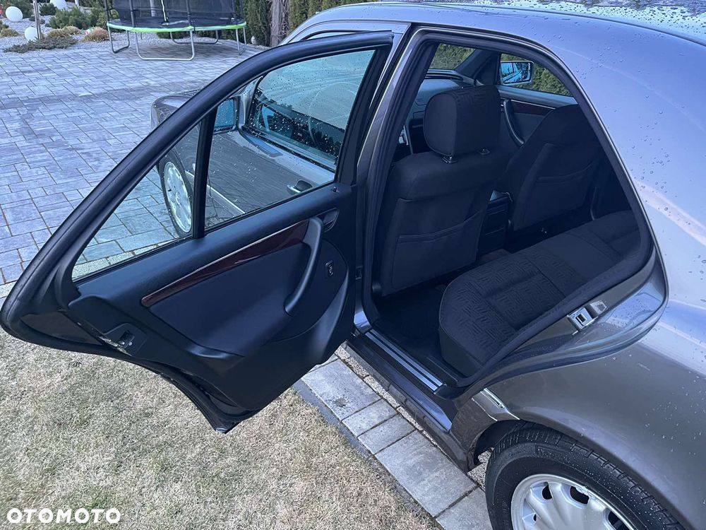 Mercedes-Benz Klasa C 180 Classic - 28