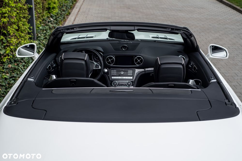 Mercedes-Benz SL - 22