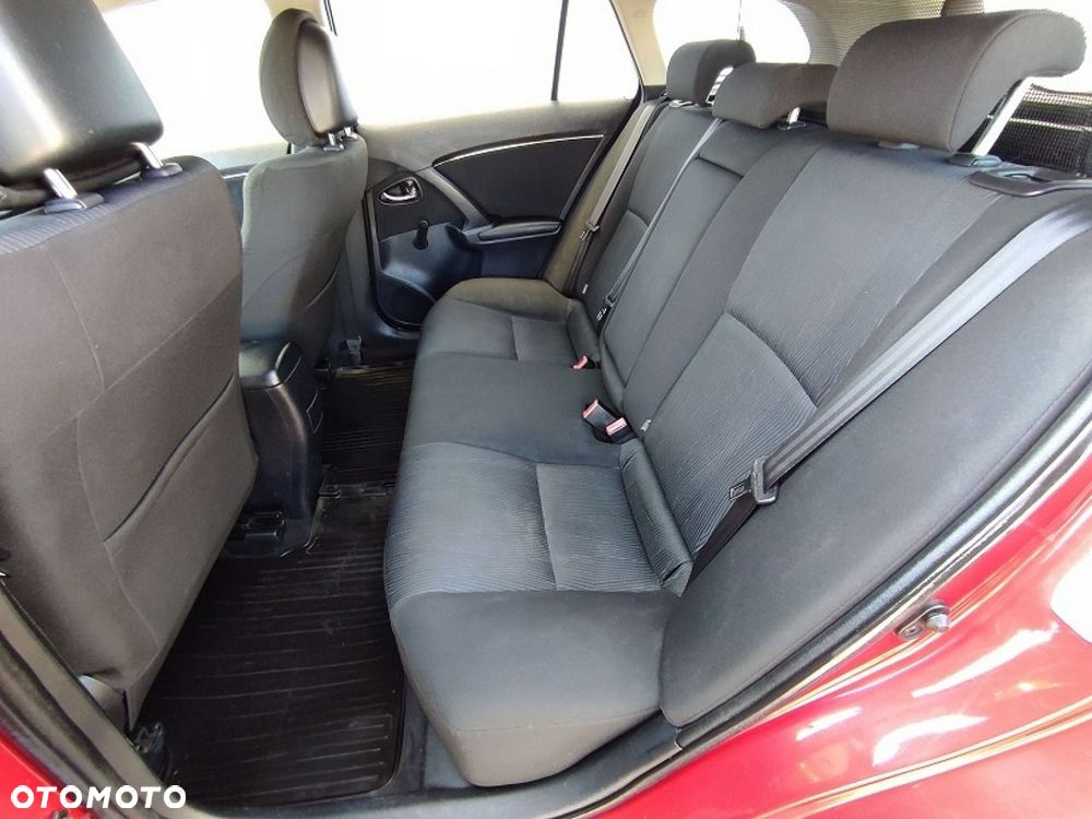 Toyota Avensis - 13