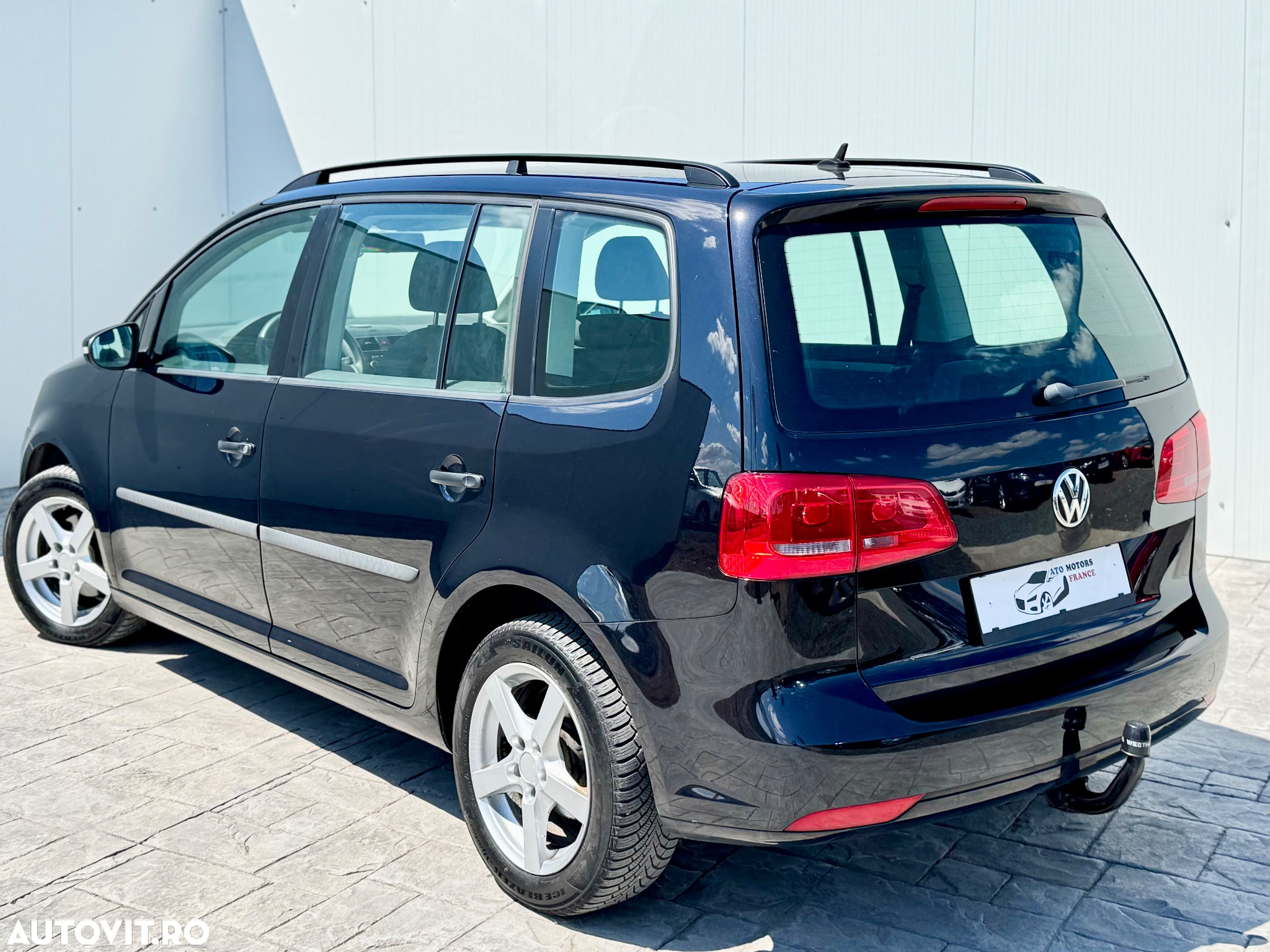 Volkswagen Touran 1.6 TDI Comfortline - 11