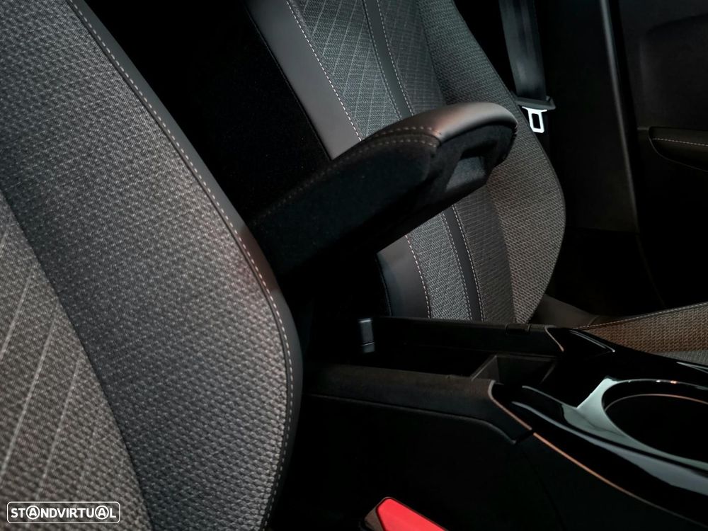 Peugeot e-208 51 kWh Allure - 37