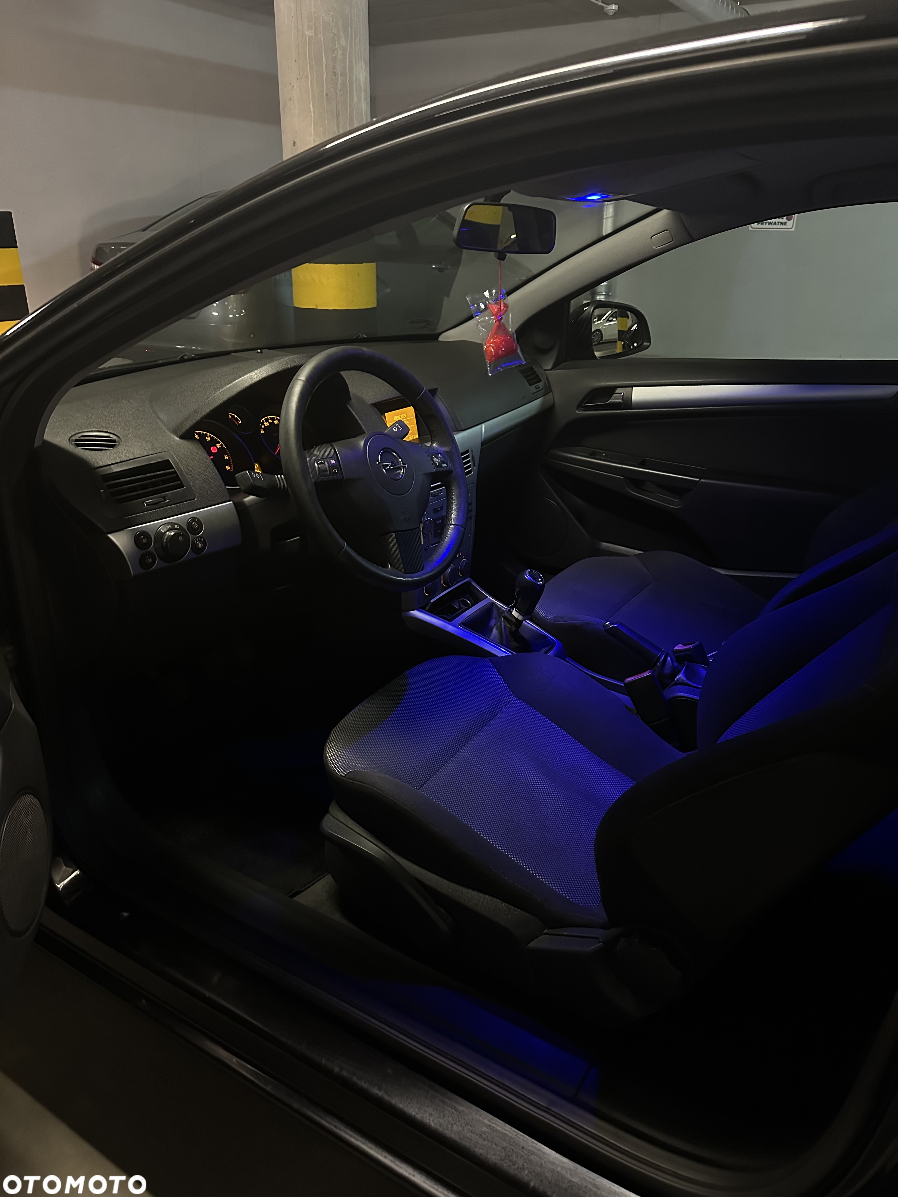Opel Astra III GTC 1.6 Sport - 8