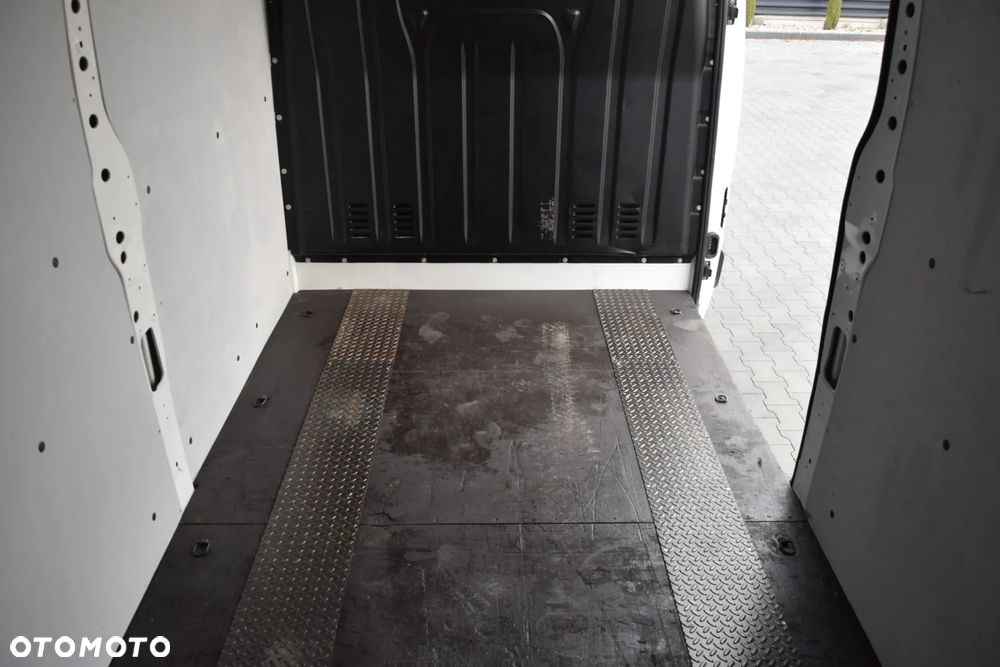 Renault MASTER / L3H2 / 2.3 - 150 KM / 3 OSOBY / DOSTAWCZE / BLASZAK / DUŻY WYŚWIETLACZ / KLIMA / TEMPOMAT / KAMERA COFANIA / HAK / SPROWADZONY - 24