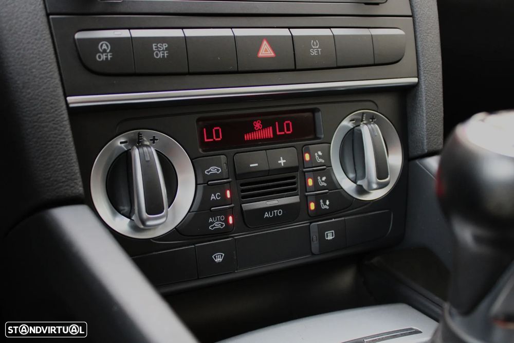 Audi A3 Cabrio 1.6 TDi Sport - 32