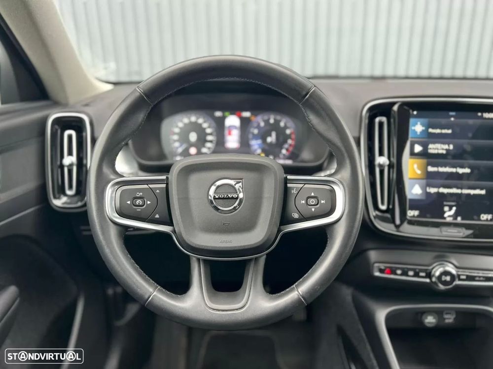 Volvo XC 40 1.5 T3 Momentum Core Geartronic - 11