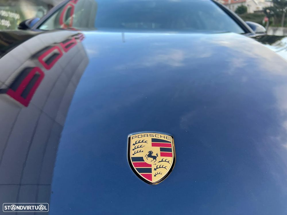 Porsche Panamera 4 E-Hybrid - 12