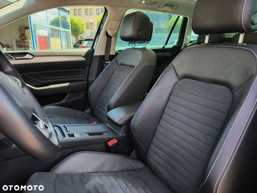 Volkswagen Passat Variant 2.0 TDI 4Mot Elegance DSG - 11