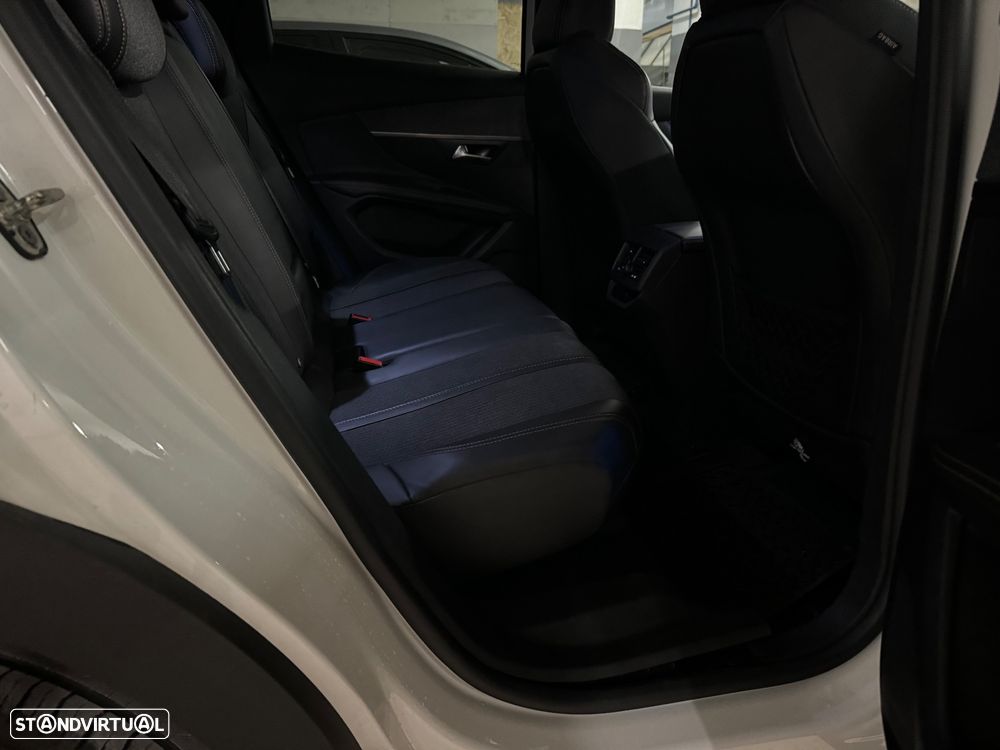 Peugeot 3008 1.2 PureTech GT Line EAT6 - 26