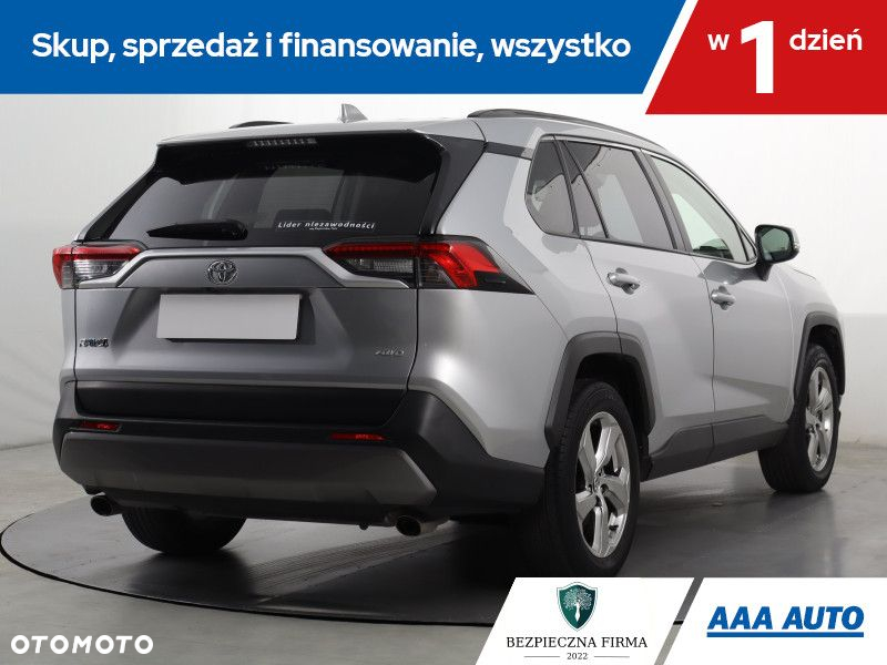 Toyota RAV4 - 6