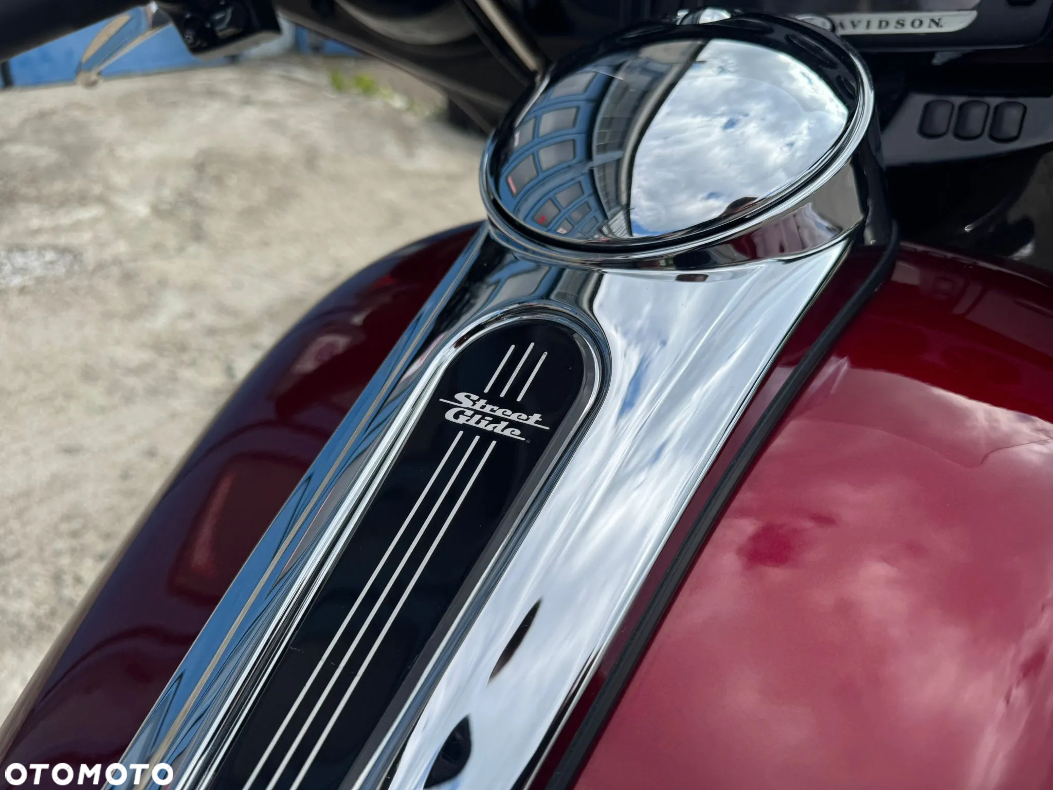 Harley-Davidson Touring Street Glide - 11