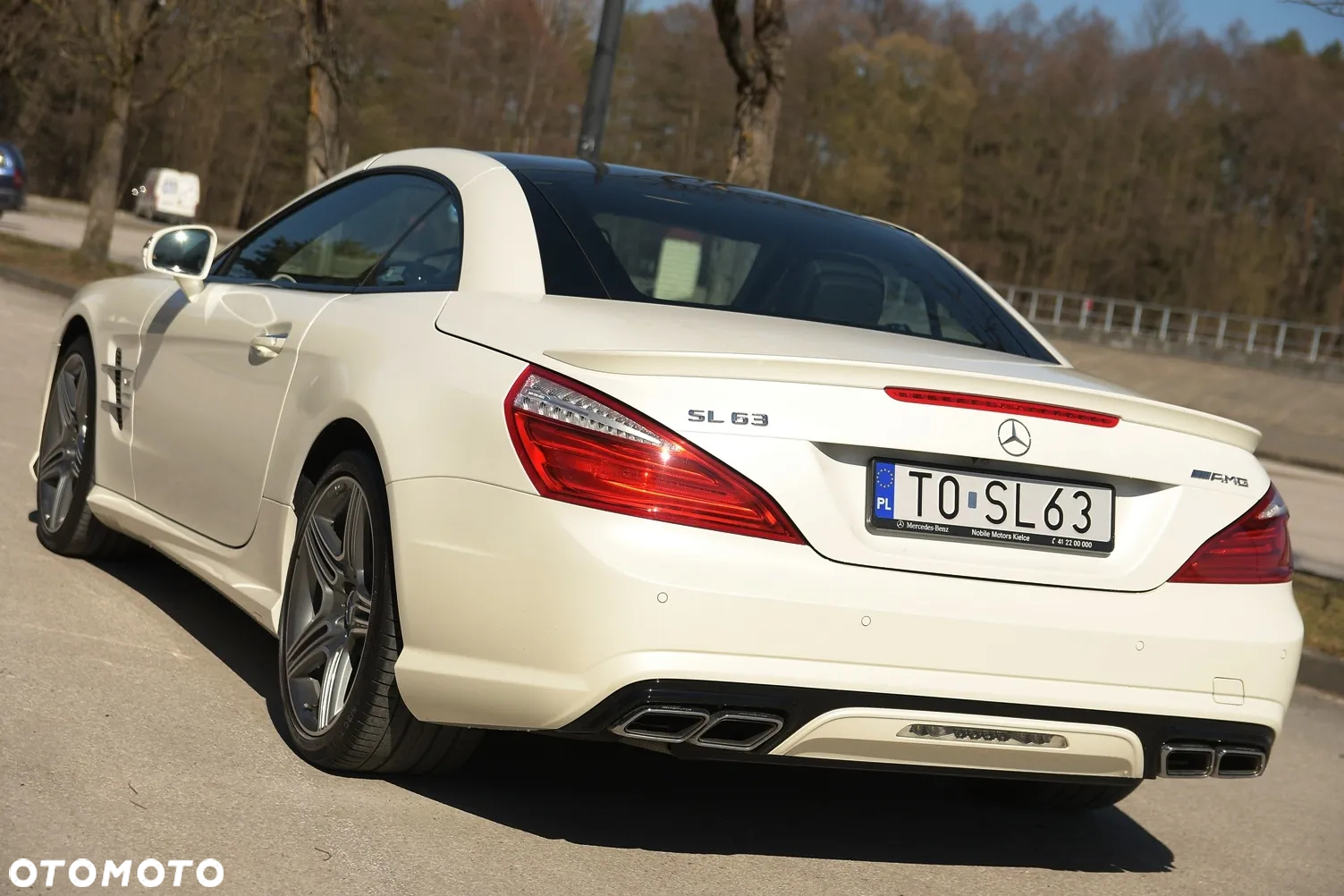Mercedes-Benz SL 63 AMG - 8