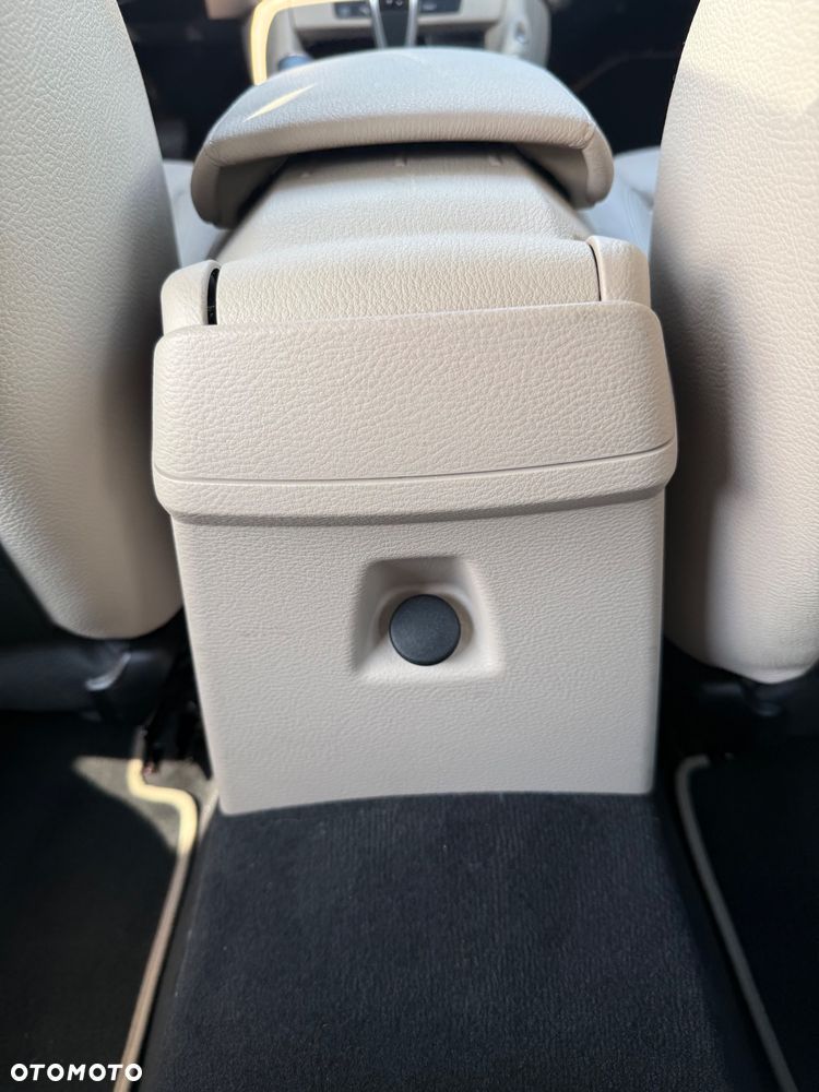 BMW X1 xDrive20i xLine - 29