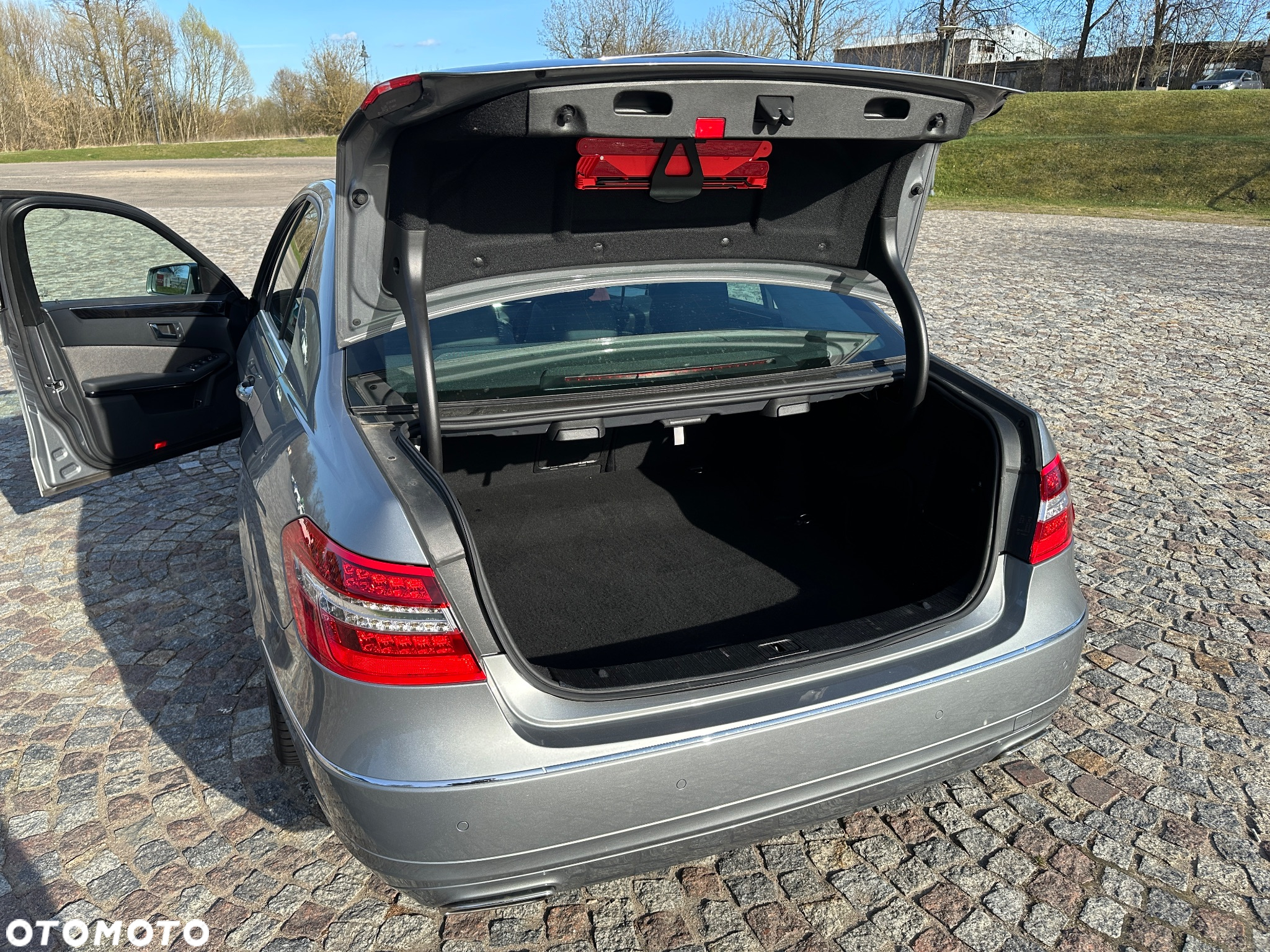 Mercedes-Benz Klasa E 200 BlueEFFICIENCY 7G-TRONIC Avantgarde - 9
