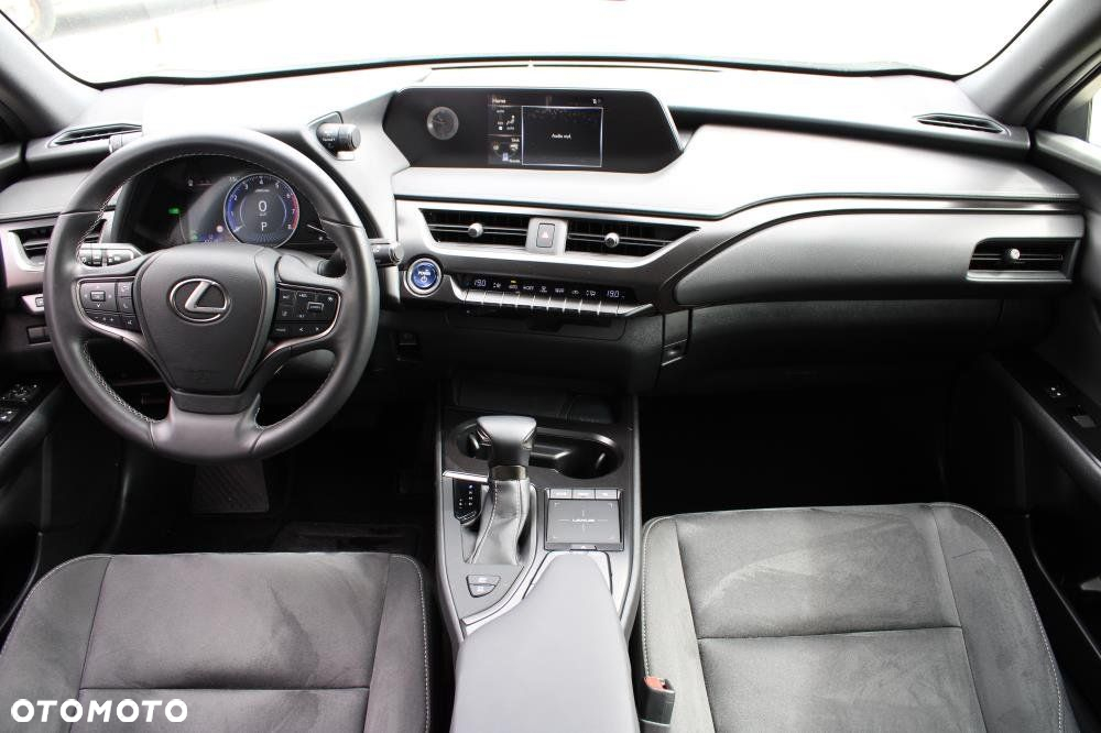 Lexus UX - 27