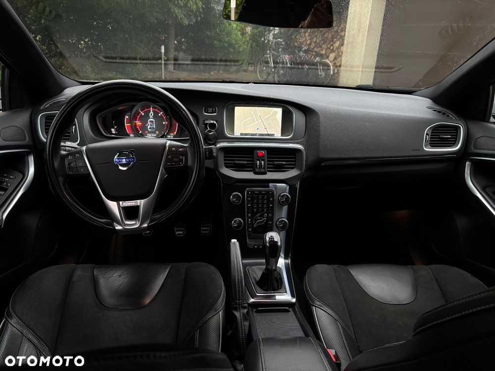 Volvo V40 D4 Drive-E R-Design Momentum - 11