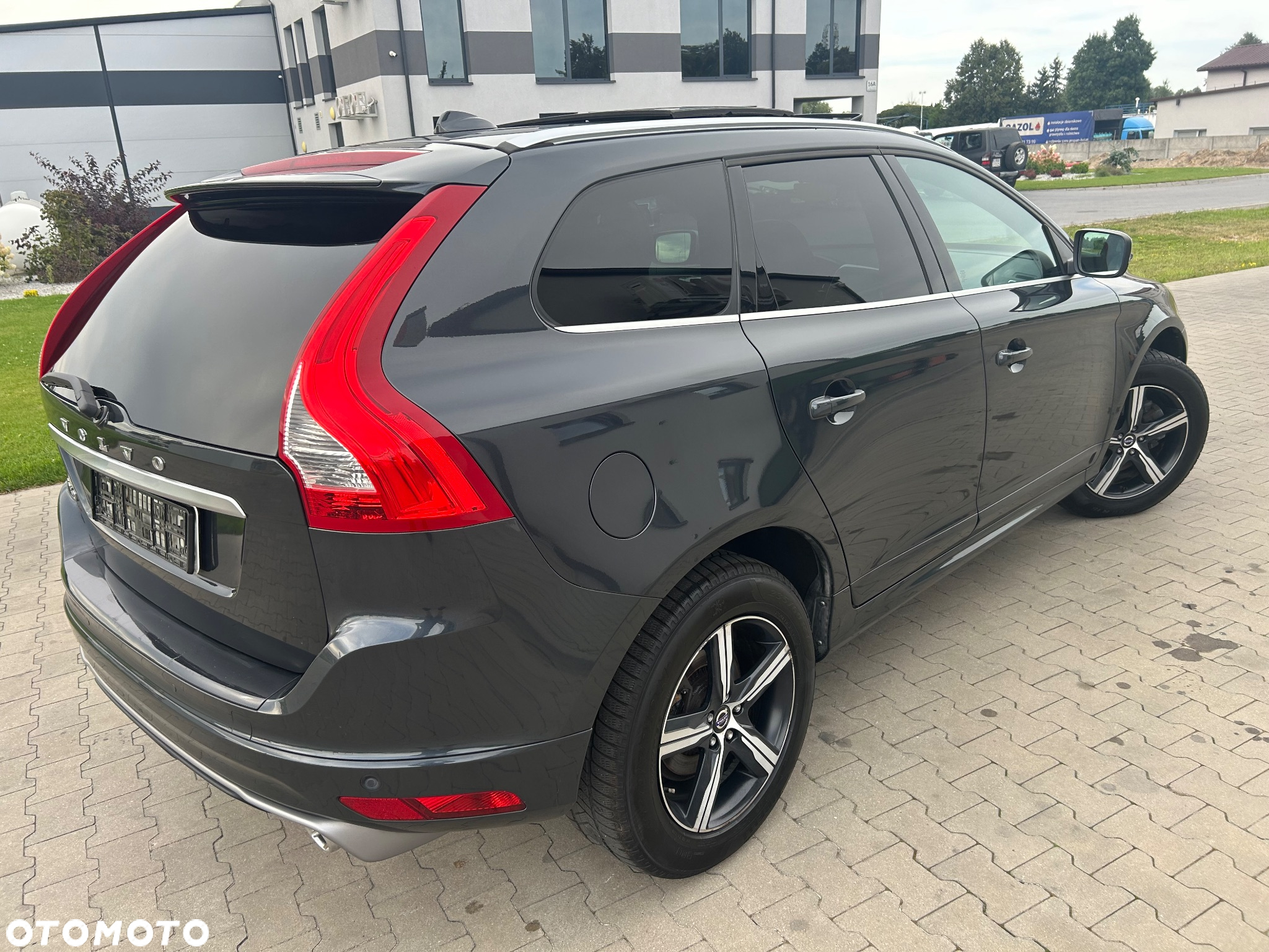 Volvo XC 60 D4 Drive-E R-Design Summum - 14