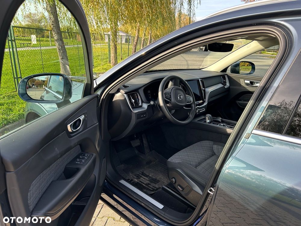 Volvo XC 60 T6 Plug-In Hybrid AWD Core - 12