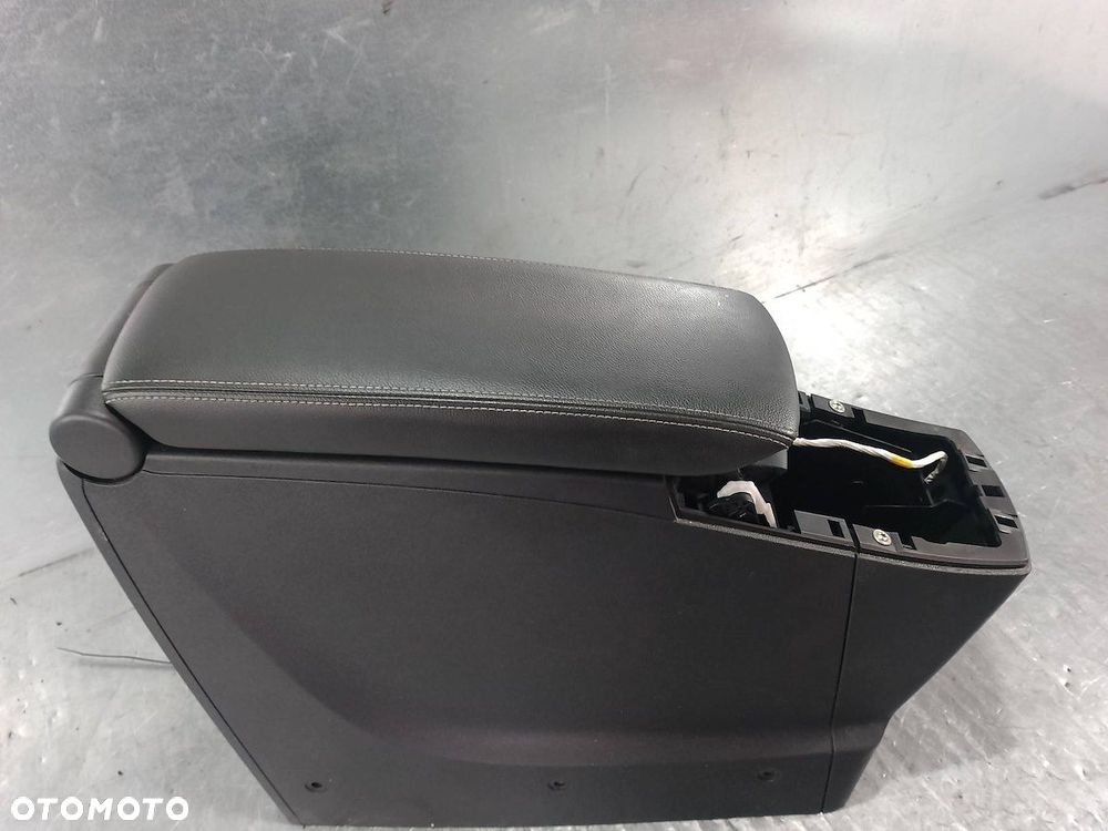 PODŁOKIETNIK RENAULT SCENIC III ( 09-16 ) 8-127-320 - 5