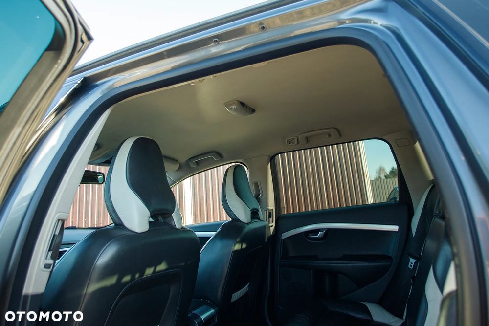 Volvo V70 2.5T R-Design Summum - 19