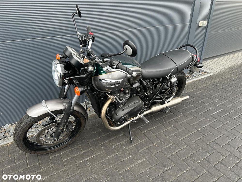 Triumph Bonneville - 1