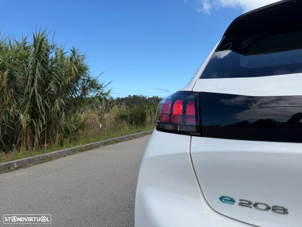 Peugeot e-208 Active - 24