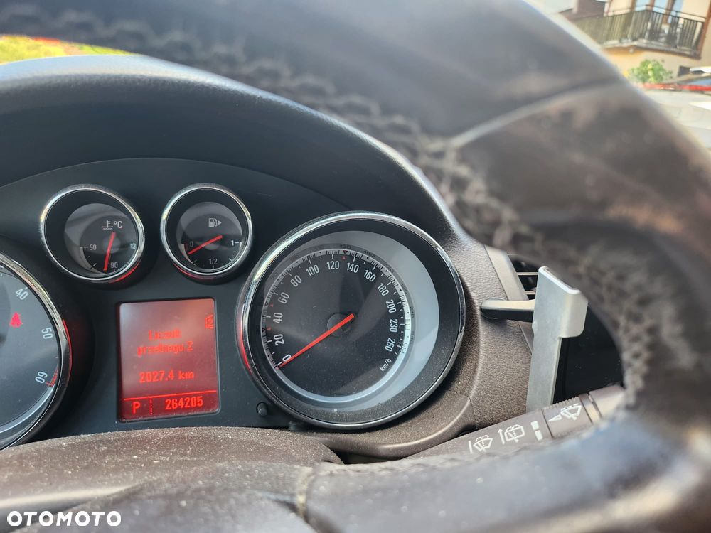 Opel Insignia 2.0 CDTI - 9