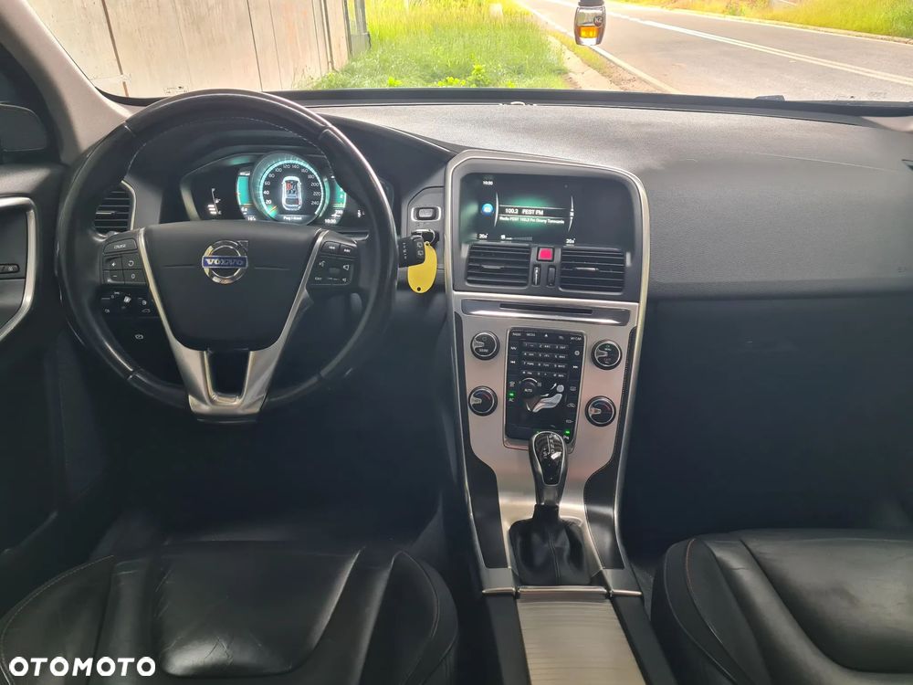 Volvo XC 60 D4 Drive-E Ocean Race - 10