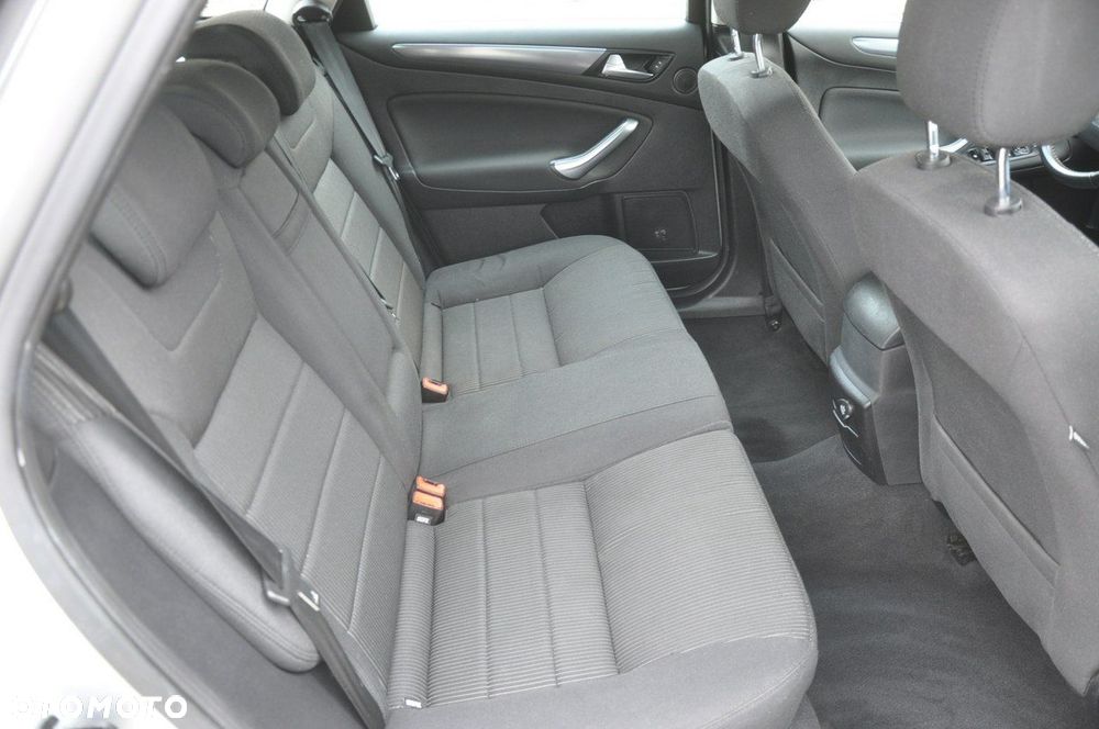 Ford Mondeo 2.0 EcoBoost Titanium - 11