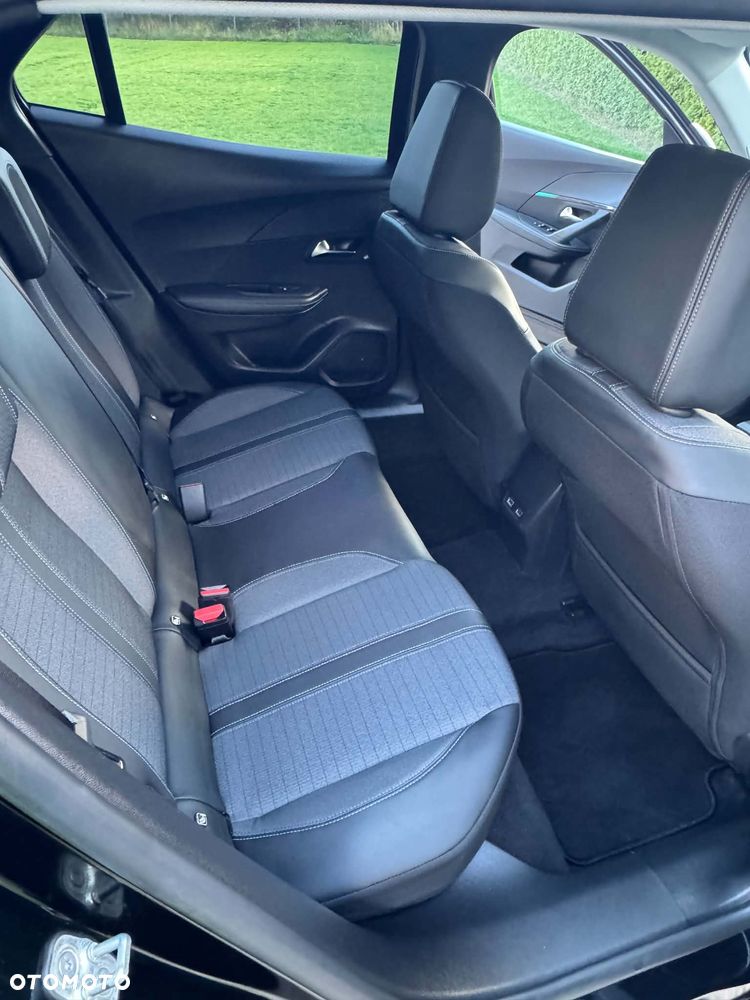 Peugeot 2008 1.5 BlueHDi Allure Pack S&S EAT8 - 22