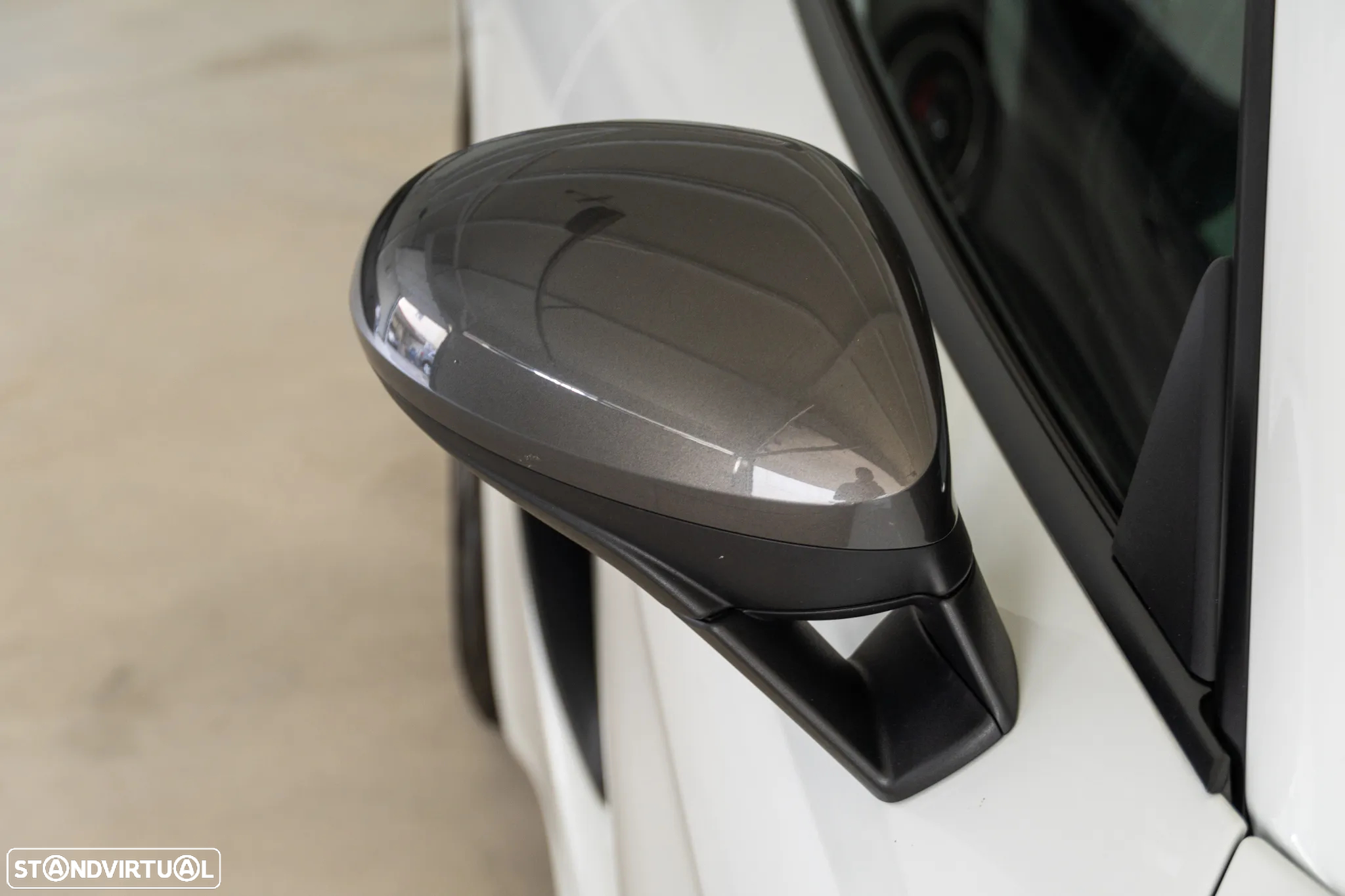 Porsche 718 Cayman T - 50