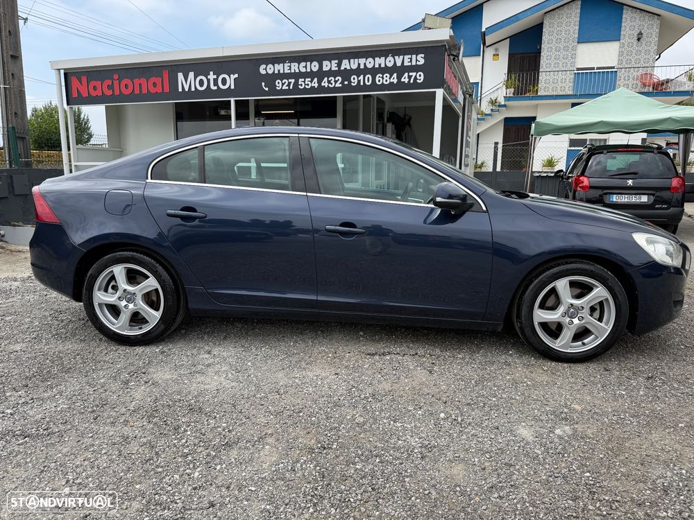 Volvo S60 2.0 D3 Momentum Start/Stop - 4