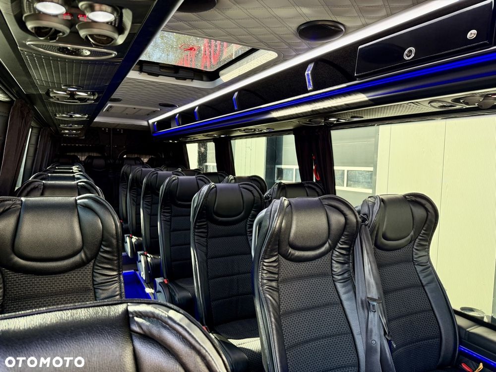 Mercedes-Benz Sprinter 519 Panoramic Line - 12